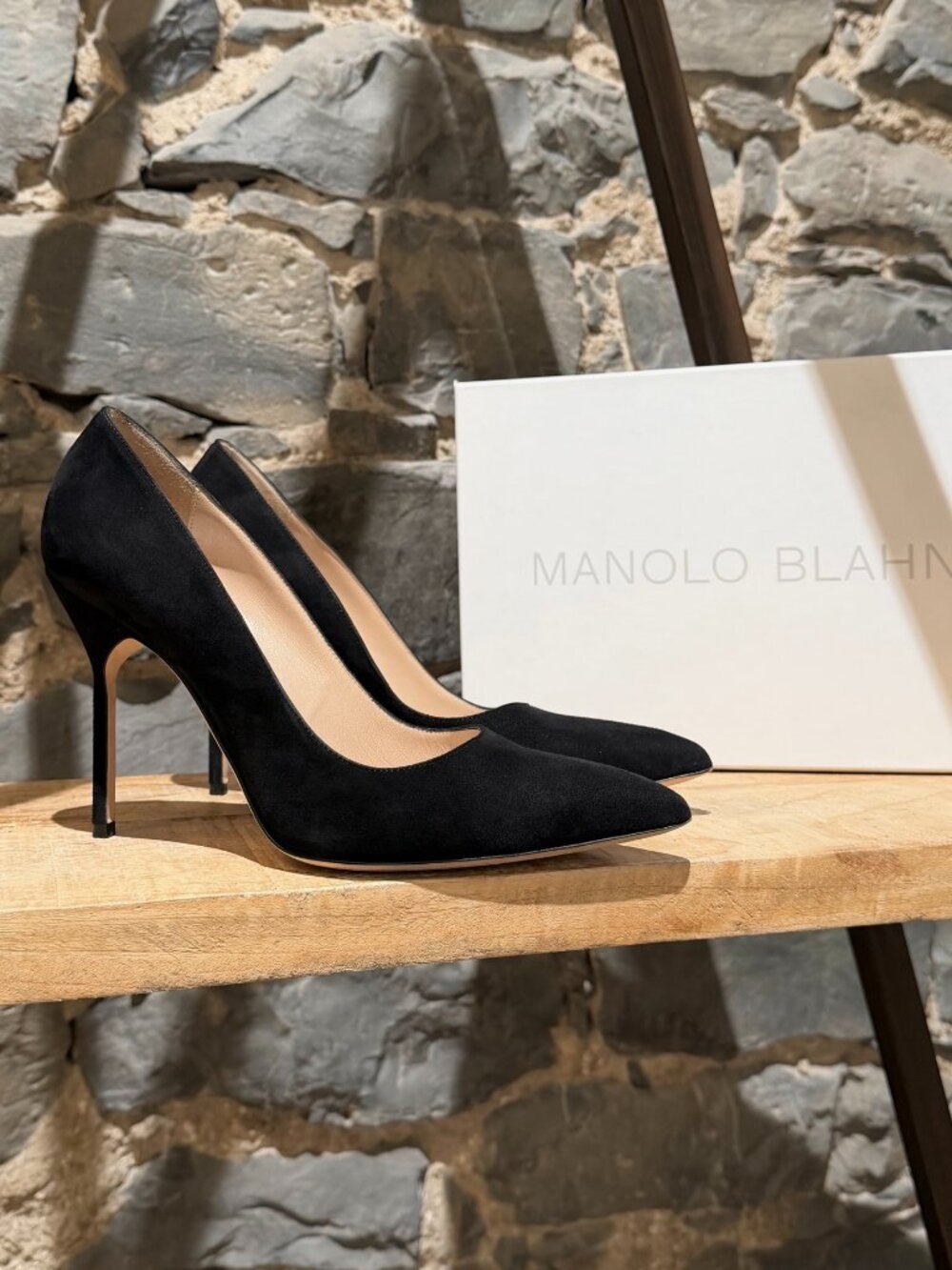 Manolo Blahnik Black Suede BB 105 Pumps